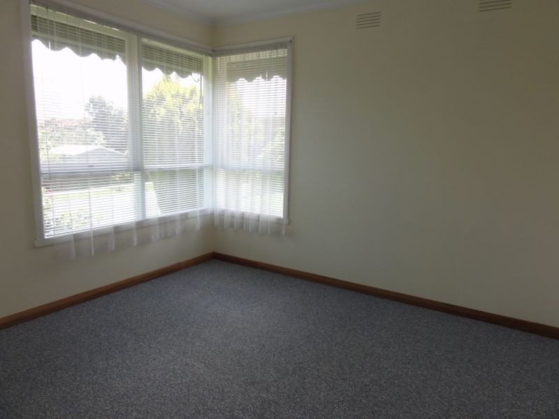 68 Lindisfarne Drive, Burwood East VIC 3151