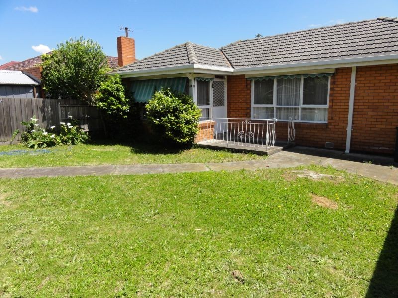 68 Lindisfarne Drive, Burwood East VIC 3151