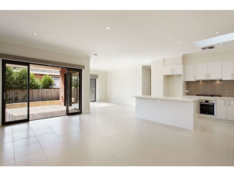 1B Barns Street, Blackburn South VIC 3130