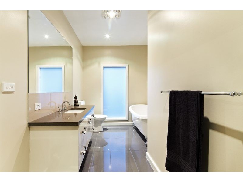 2 Wirreanda Court, Blackburn VIC 3130