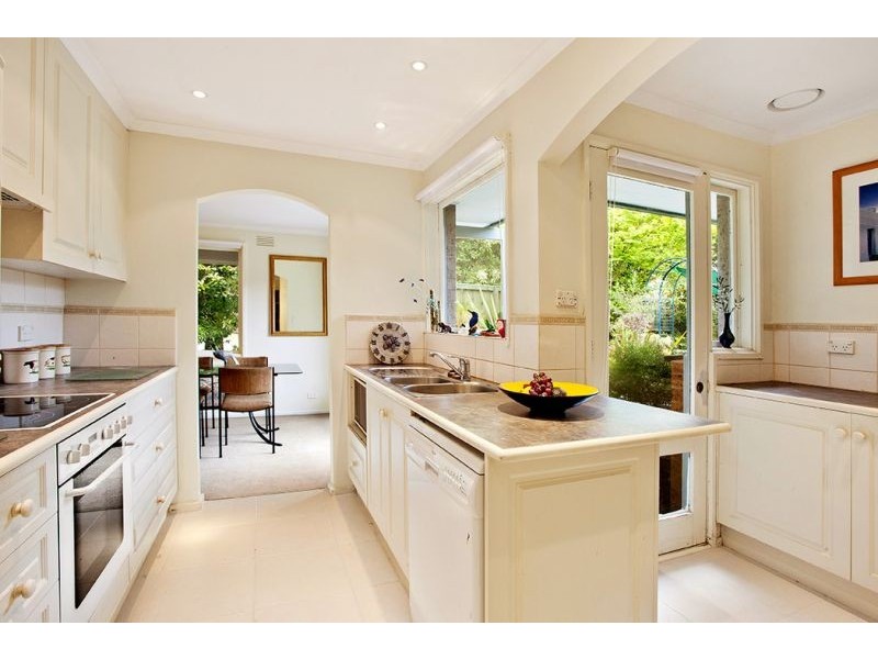 1/99 Surrey Road, Blackburn North VIC 3130