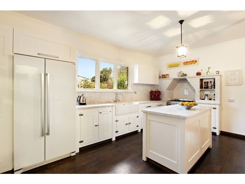 4 Elmhurst Road, Blackburn VIC 3130