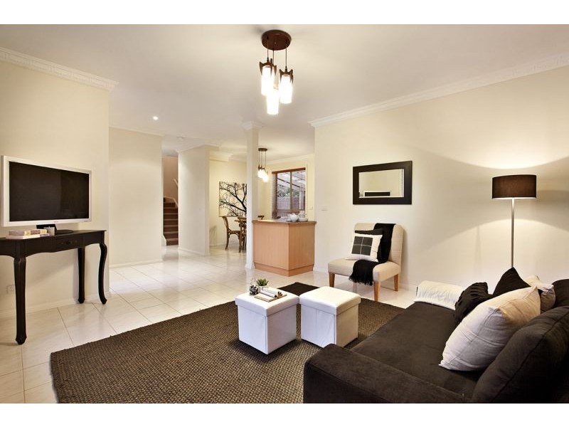 2/9 Barrina Street, Blackburn South VIC 3130