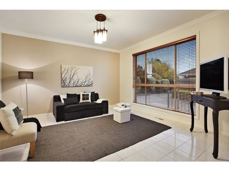 2/9 Barrina Street, Blackburn South VIC 3130