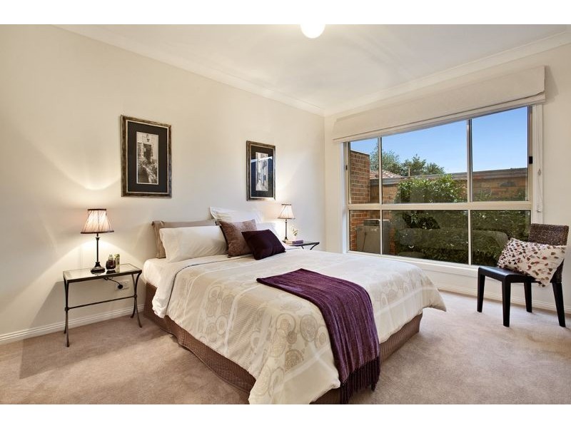 2/9 Barrina Street, Blackburn South VIC 3130