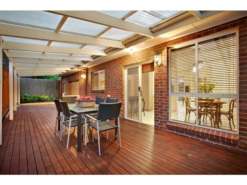 2/9 Barrina Street, Blackburn South VIC 3130