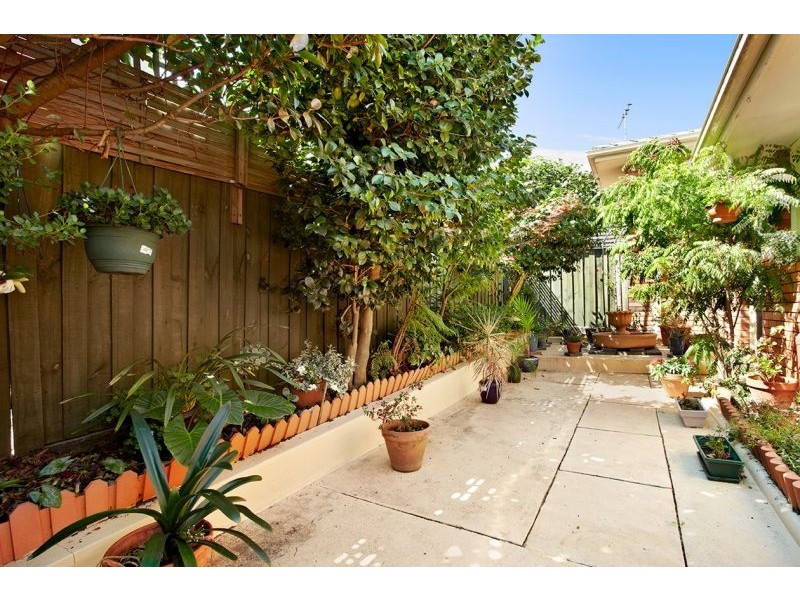 9/16 Somers Street, Burwood VIC 3125