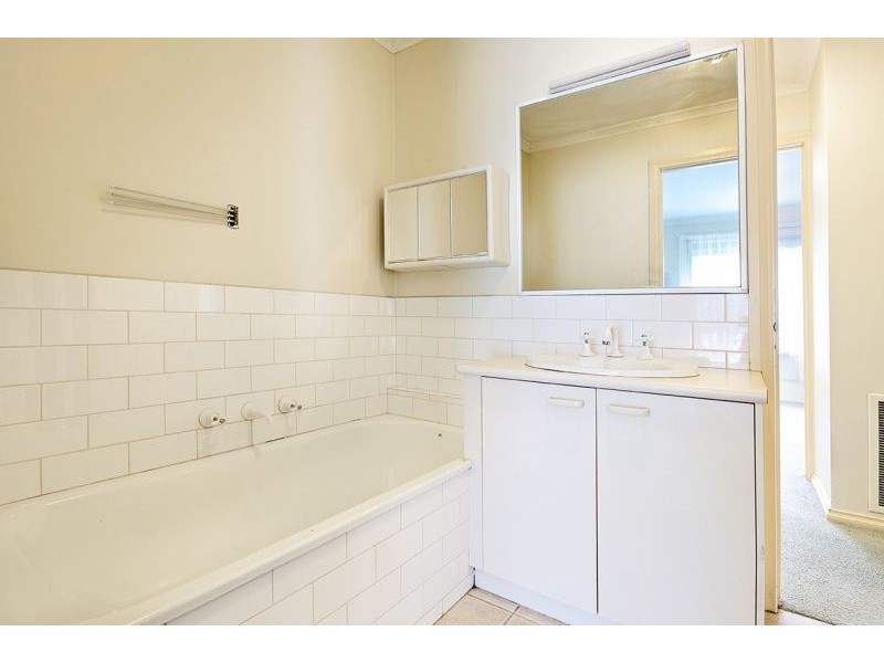 2A Ross Street, Mitcham VIC 3132