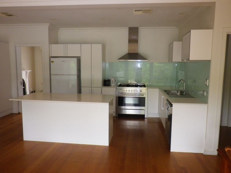 12 Shafer Road, Blackburn North VIC 3130