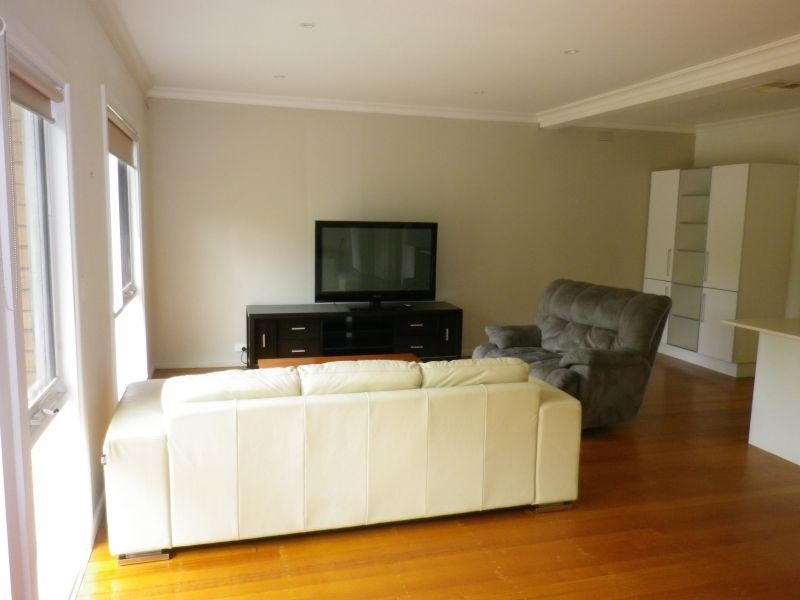 12 Shafer Road, Blackburn North VIC 3130