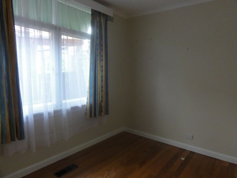 15 Iris Street, Burwood VIC 3125