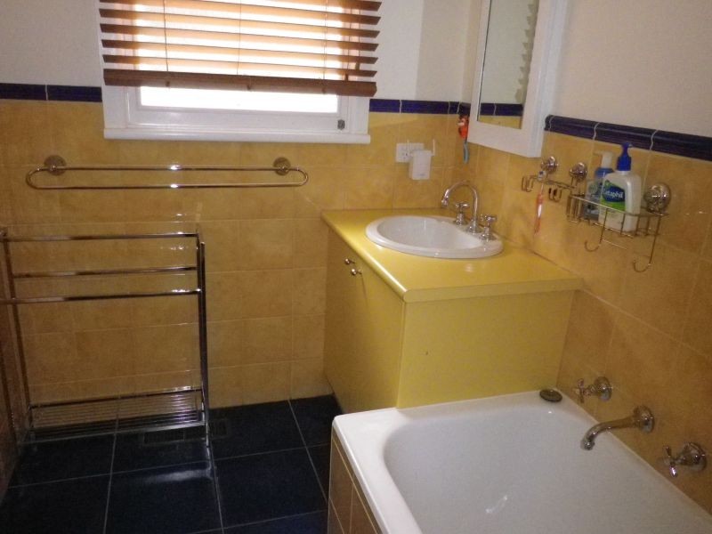 15 Iris Street, Burwood VIC 3125