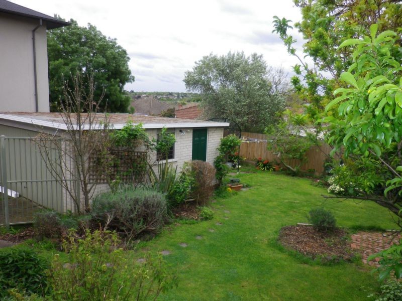 15 Iris Street, Burwood VIC 3125