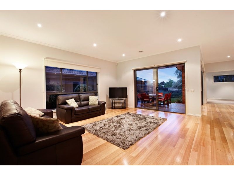 15 Koonung Road, Blackburn North VIC 3130