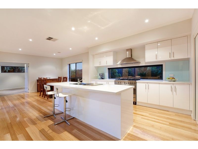 15 Koonung Road, Blackburn North VIC 3130