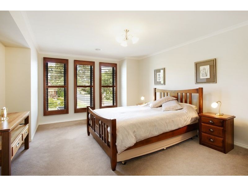 15 Koonung Road, Blackburn North VIC 3130