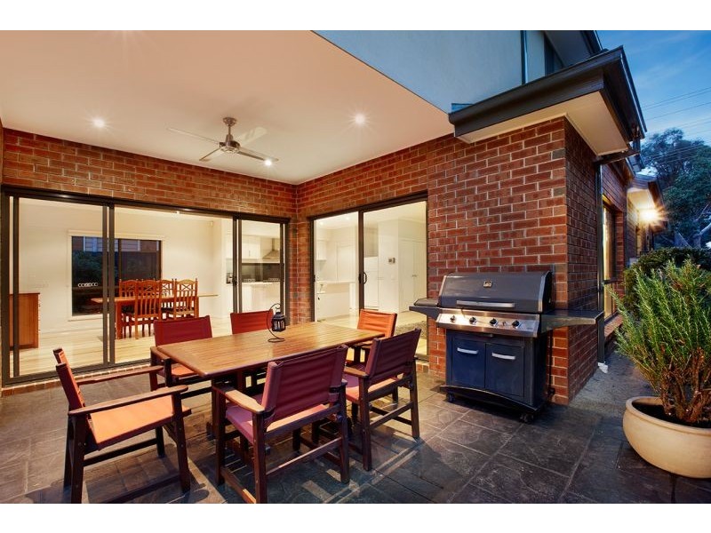 15 Koonung Road, Blackburn North VIC 3130