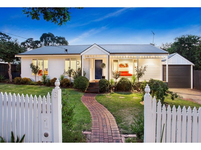 6 Beddoe Road, Vermont VIC 3133