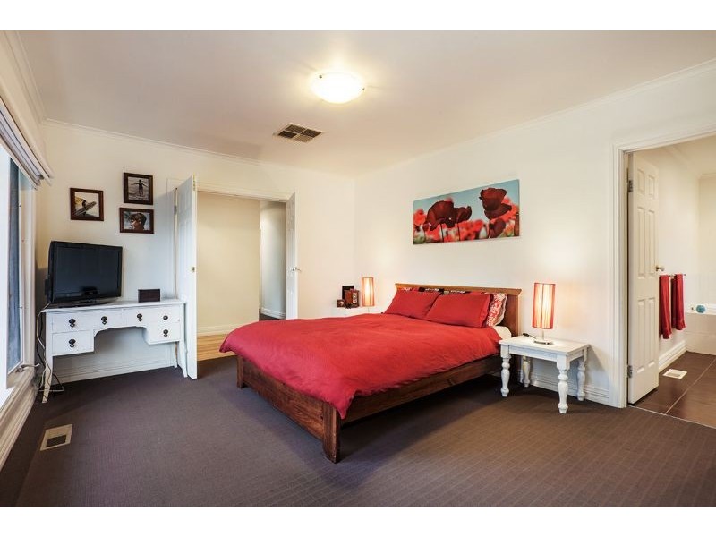 6 Beddoe Road, Vermont VIC 3133