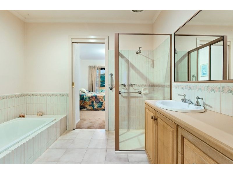 2a Burch Street, Blackburn North VIC 3130