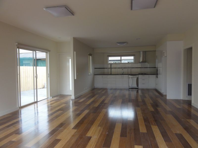 2/12 Rishon Avenue, Blackburn South VIC 3130