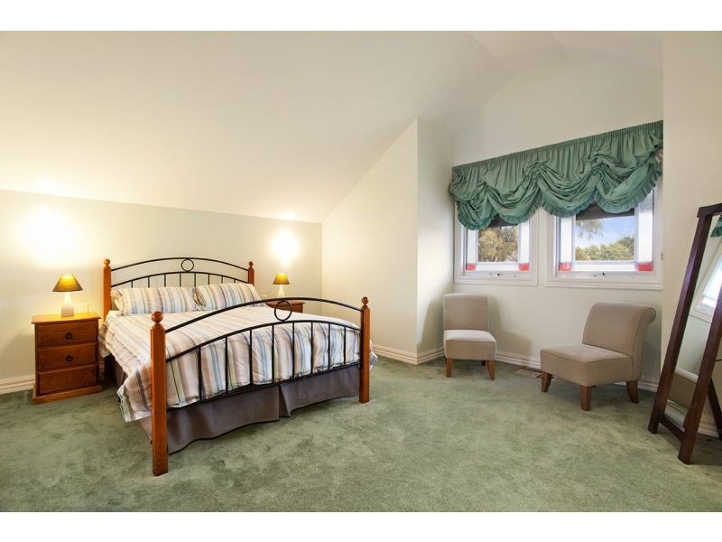 98 Hilton Street, Mount Waverley VIC 3149