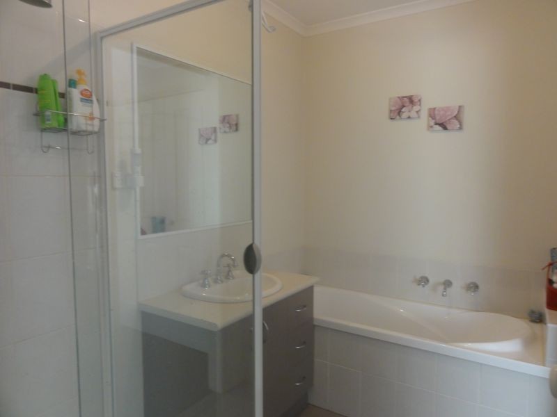 2/18 Stud Road, Bayswater VIC 3153