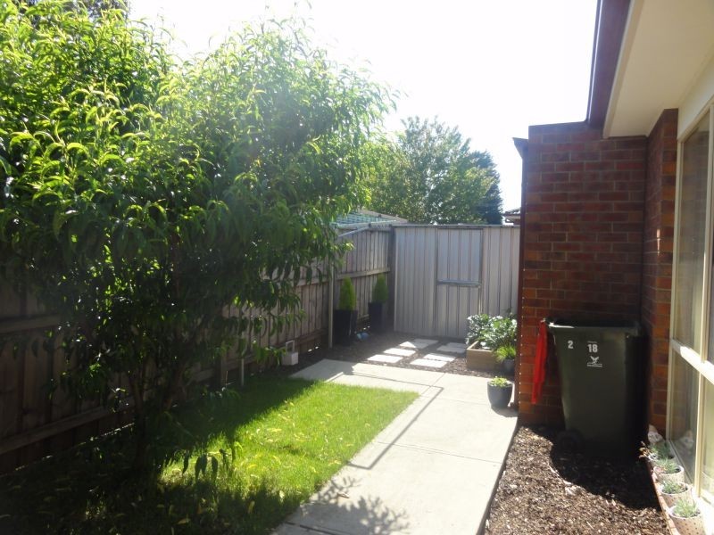 2/18 Stud Road, Bayswater VIC 3153