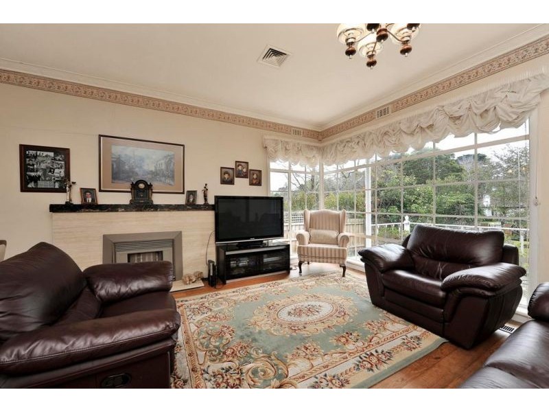8 Tyrrell Avenue, Blackburn VIC 3130