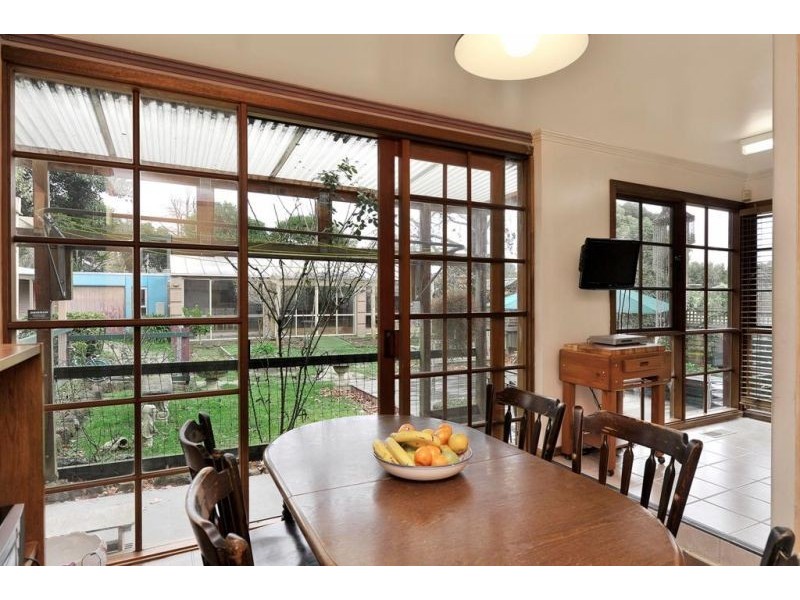 8 Tyrrell Avenue, Blackburn VIC 3130