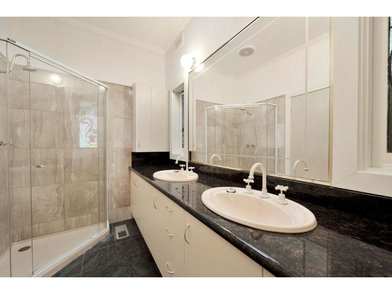 8 Tyrrell Avenue, Blackburn VIC 3130