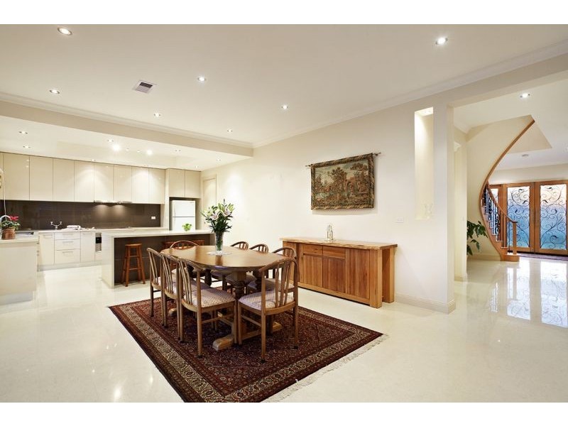 5 Burch Street, Blackburn North VIC 3130