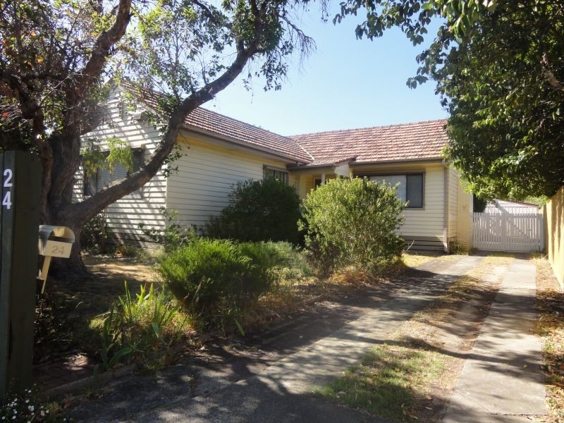 24 Canterbury Road, Blackburn South VIC 3130