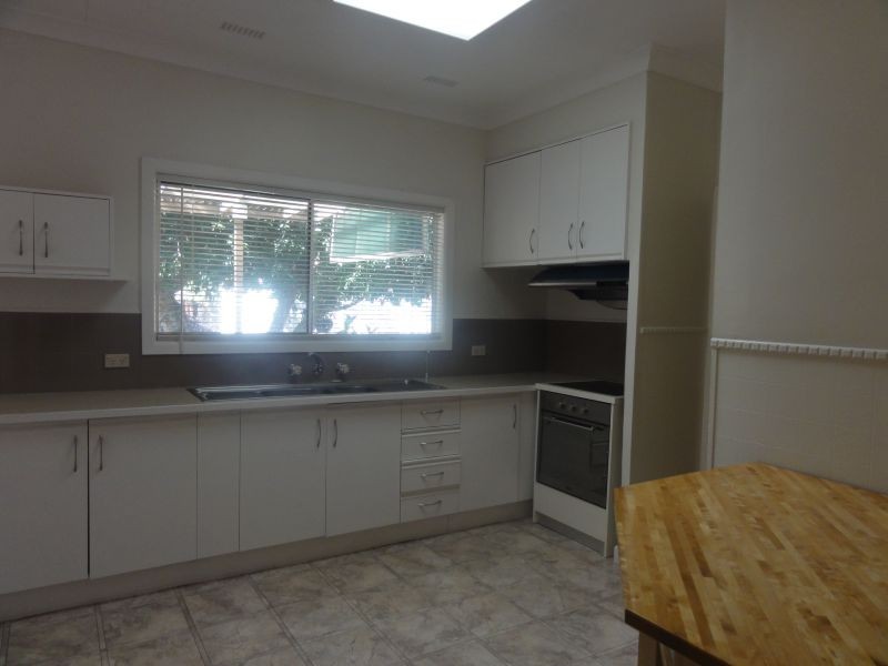 24 Canterbury Road, Blackburn South VIC 3130