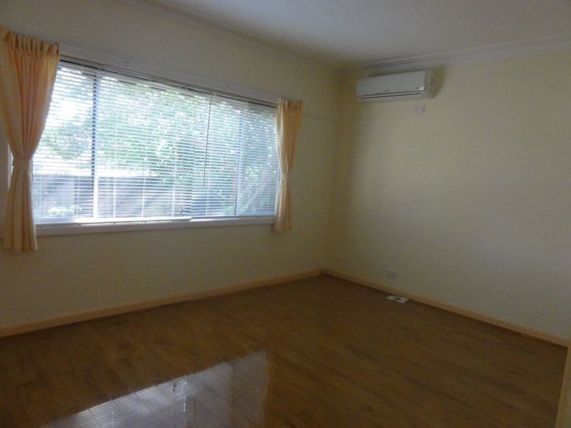 24 Canterbury Road, Blackburn South VIC 3130