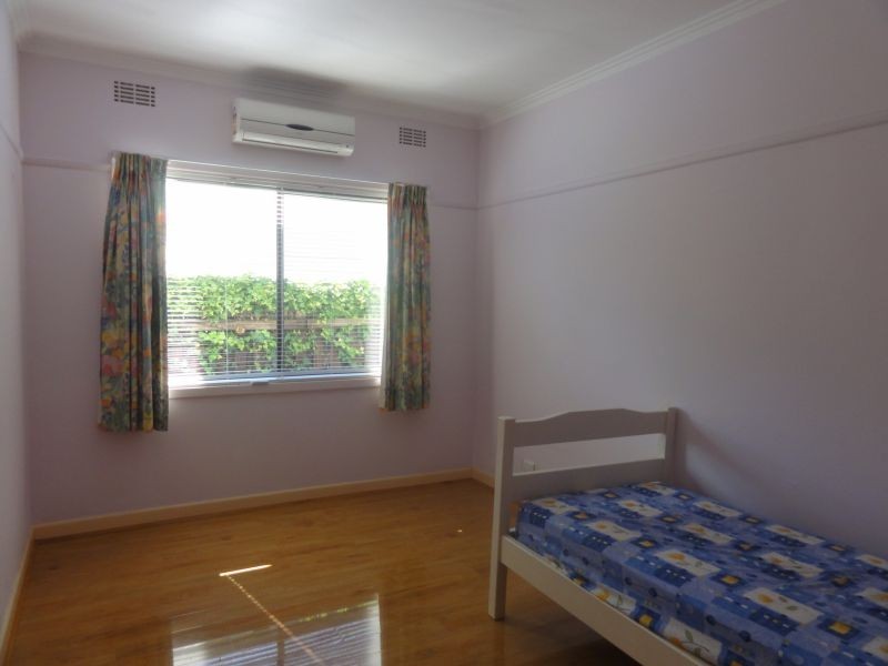 24 Canterbury Road, Blackburn South VIC 3130