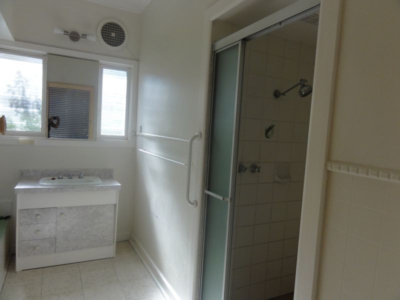 24 Canterbury Road, Blackburn South VIC 3130