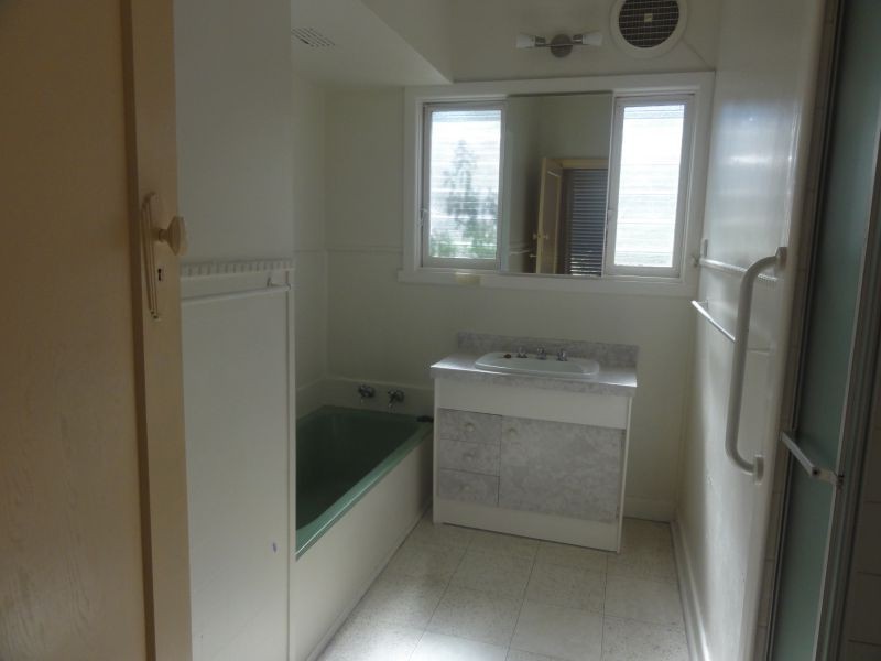 24 Canterbury Road, Blackburn South VIC 3130