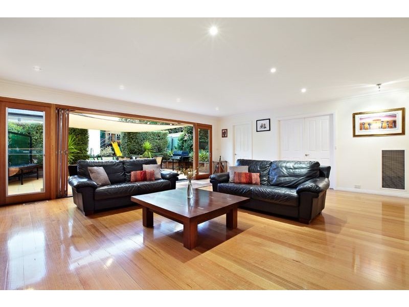 29 Caroline Crescent, Blackburn North VIC 3130