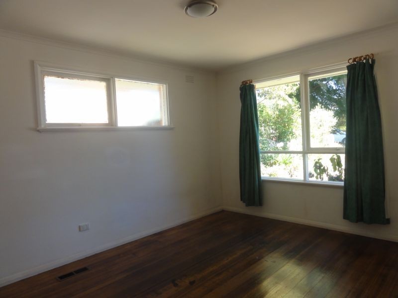 7 Lorraine Drive, Burwood East VIC 3151