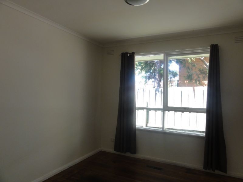 7 Lorraine Drive, Burwood East VIC 3151