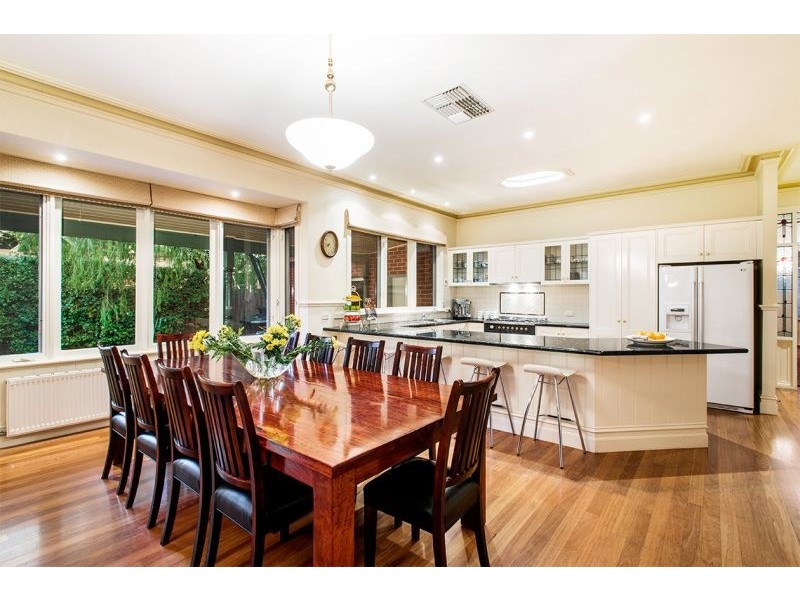 32 Glen Ebor Avenue, Blackburn VIC 3130