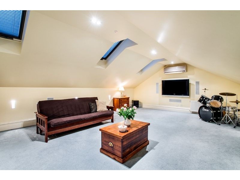32 Glen Ebor Avenue, Blackburn VIC 3130