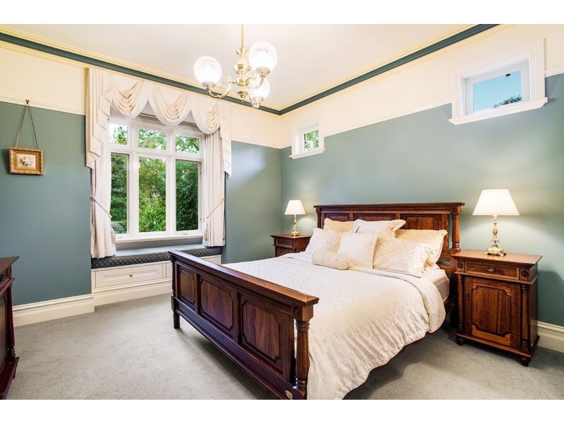 32 Glen Ebor Avenue, Blackburn VIC 3130