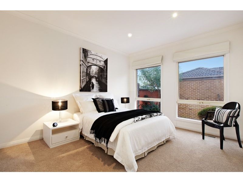 2A Oakham Avenue, Burwood East VIC 3151