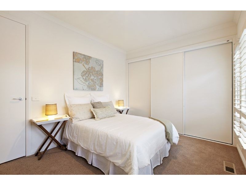 2A Oakham Avenue, Burwood East VIC 3151