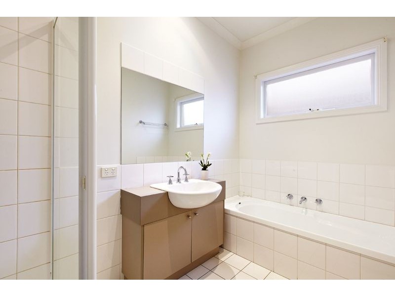 2A Oakham Avenue, Burwood East VIC 3151