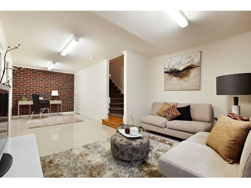 13 Downing Street, Blackburn VIC 3130