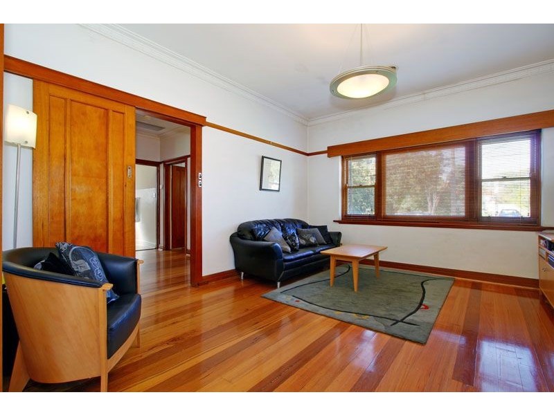 11 Donald Road, Burwood VIC 3125