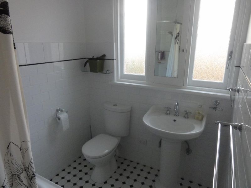 11 Donald Road, Burwood VIC 3125